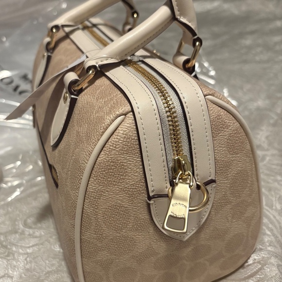 Coach Rowan Tan/Chalk NWT Never worn - Picture 6 of 7